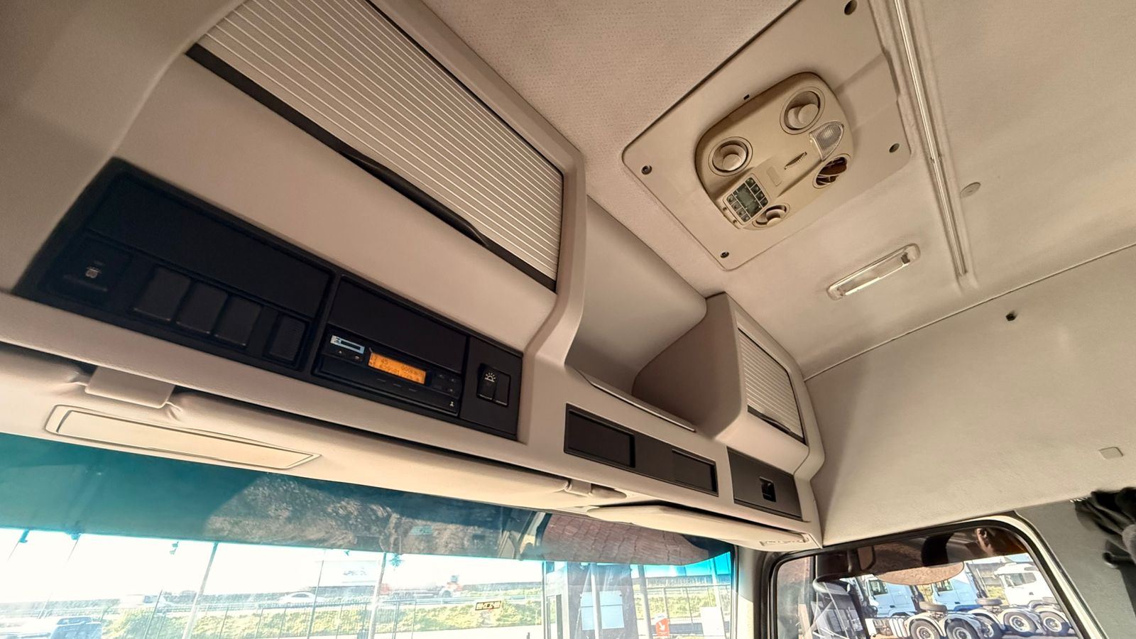 WhatsApp Image 2025-10-28 at 09.05.18