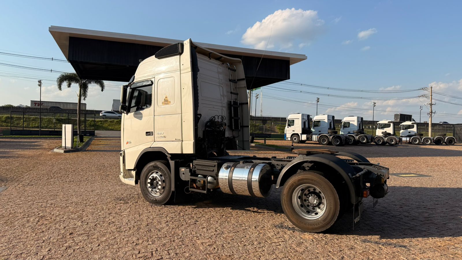 WhatsApp Image 2025-10-28 at 09.05.21 (1)