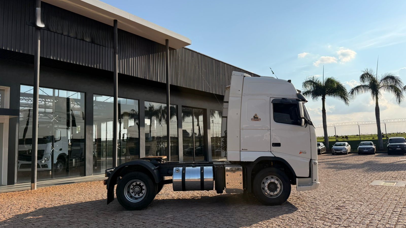 WhatsApp Image 2025-10-28 at 09.05.23 (1)