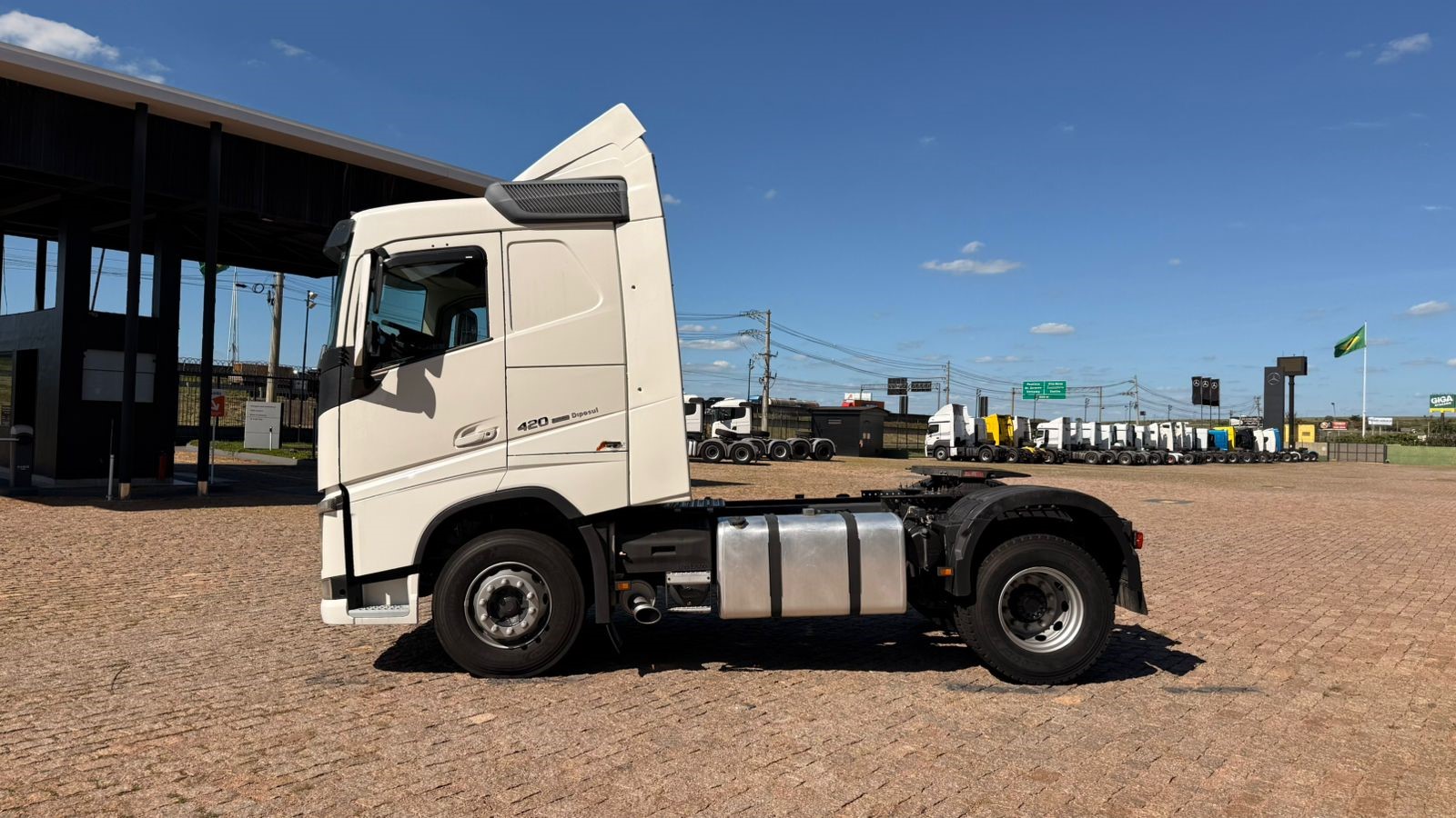 WhatsApp Image 2025-11-12 at 09.44.04 (1)