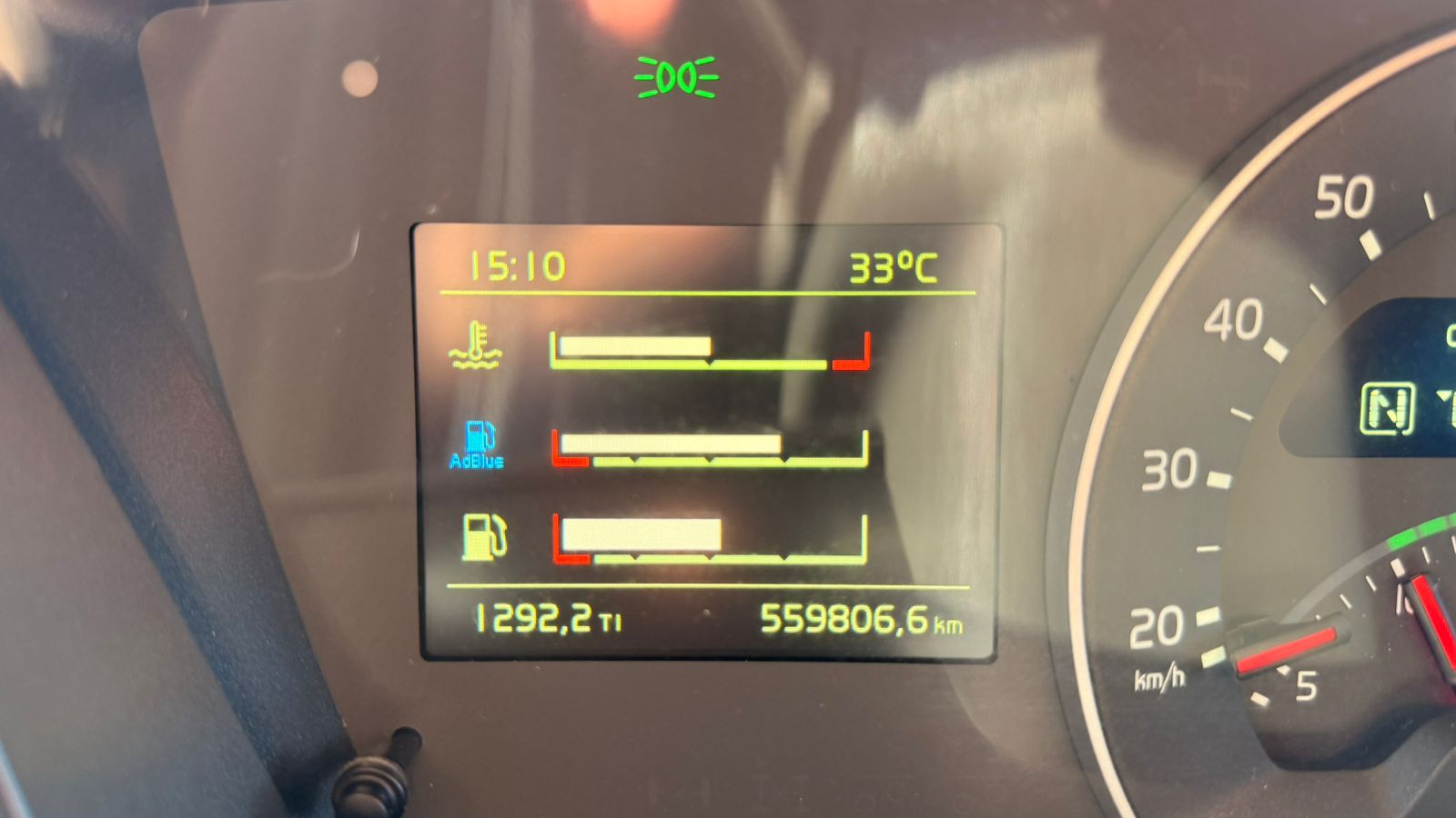 WhatsApp Image 2025-11-12 at 09.44.05 (2)