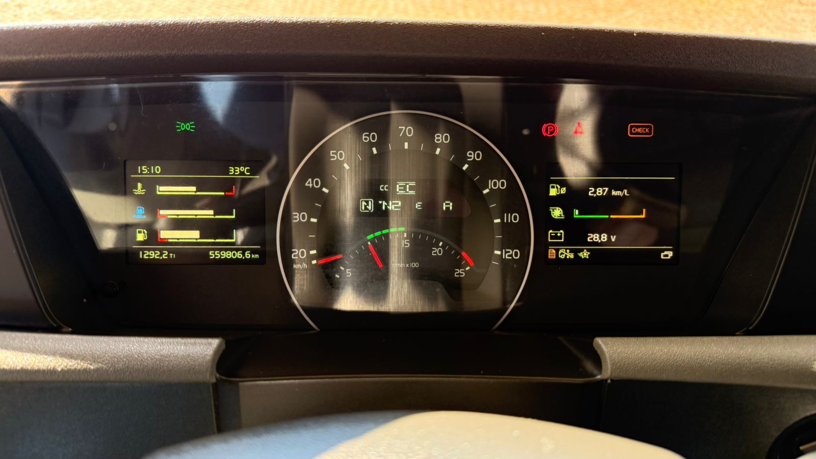 WhatsApp Image 2025-11-12 at 09.44.06 (1)