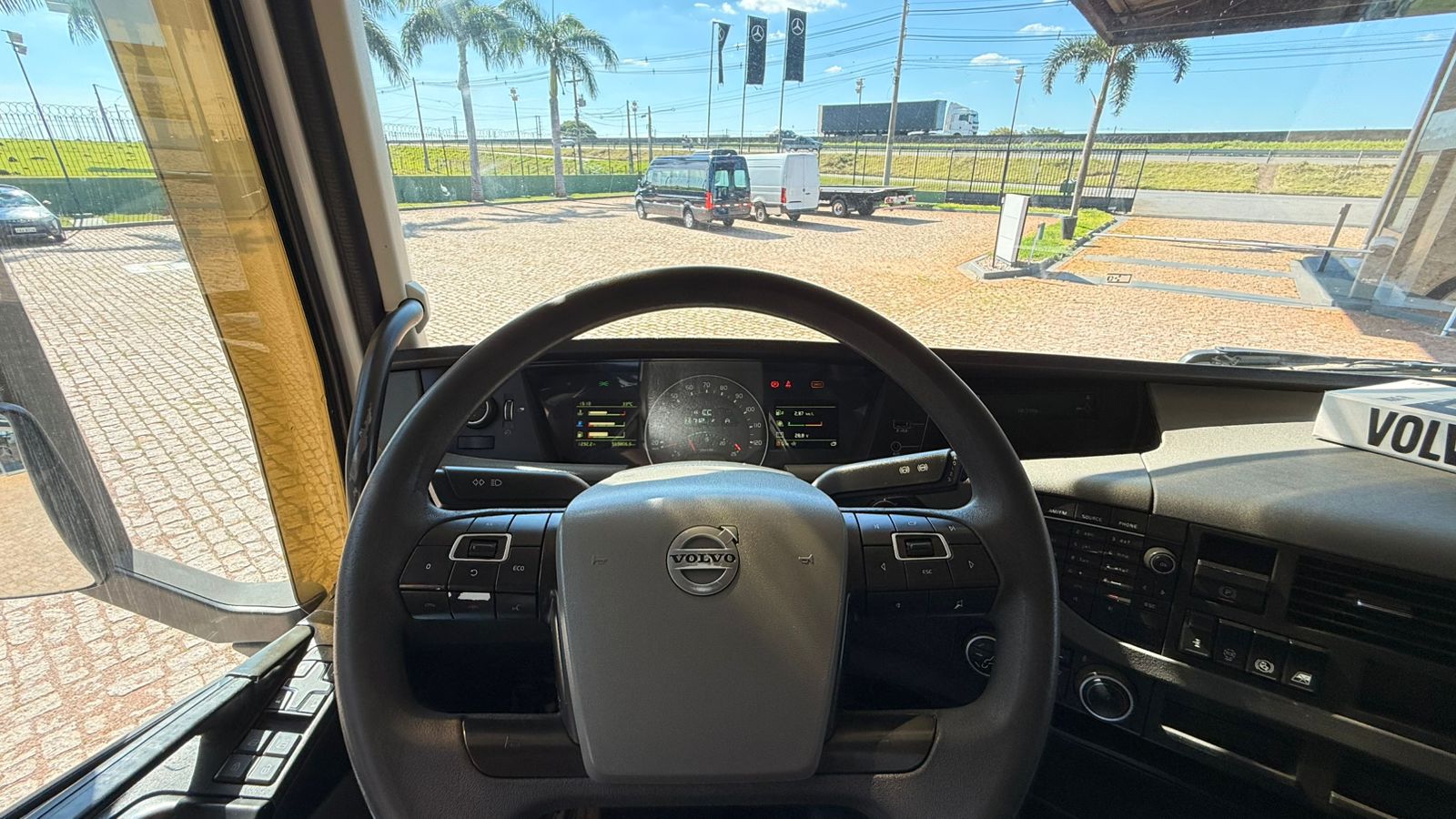 WhatsApp Image 2025-11-12 at 09.44.08 (1)