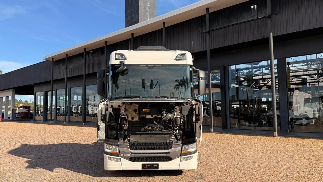 WhatsApp Image 2025-12-18 at 11.04.24 (1)