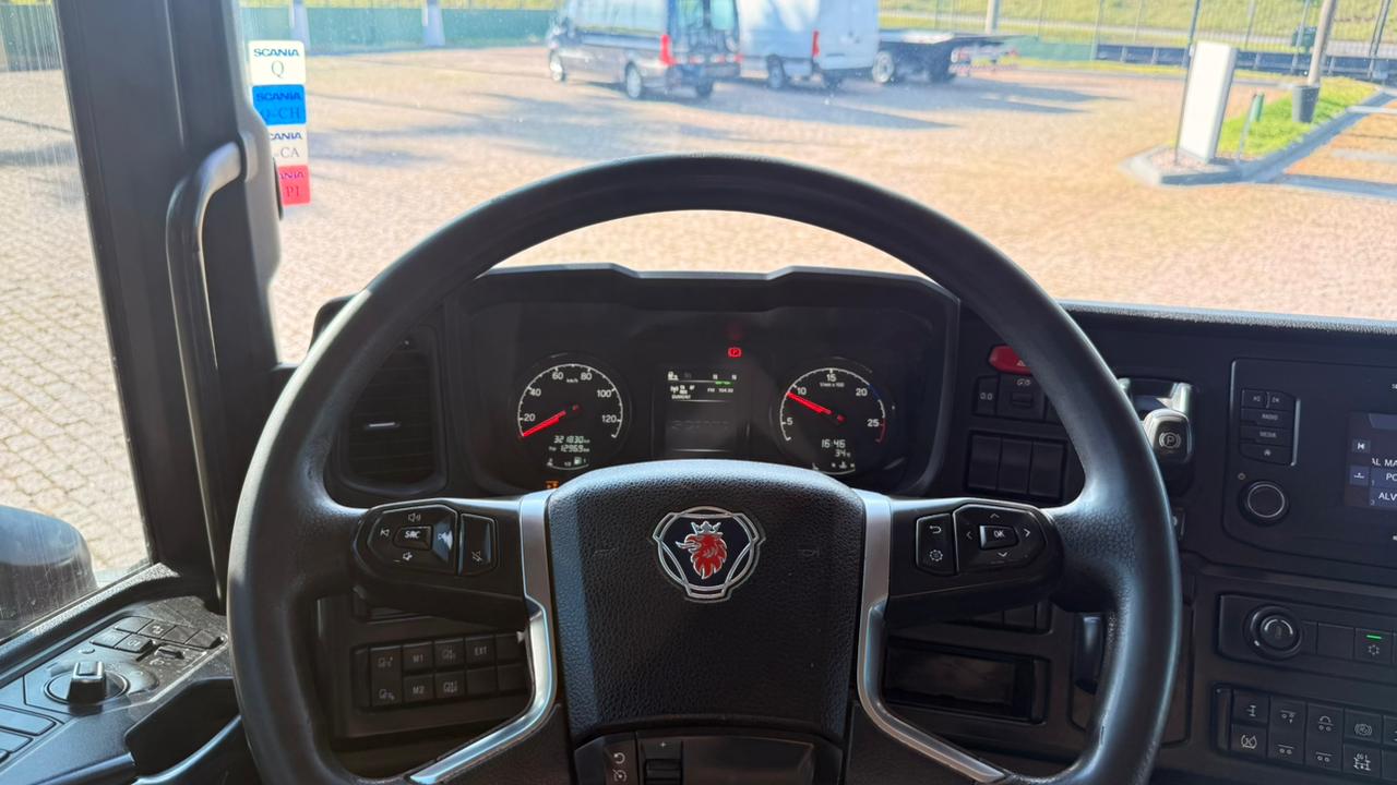 WhatsApp Image 2025-12-18 at 11.04.24