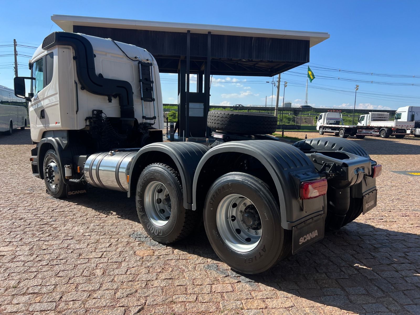 WhatsApp Image 2026-04-15 at 09.29.49