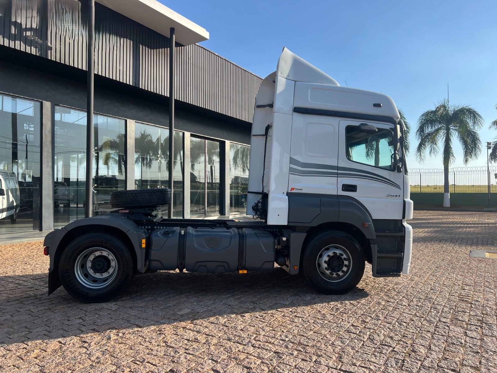 WhatsApp Image 2026-04-19 at 15.18.19 (1)