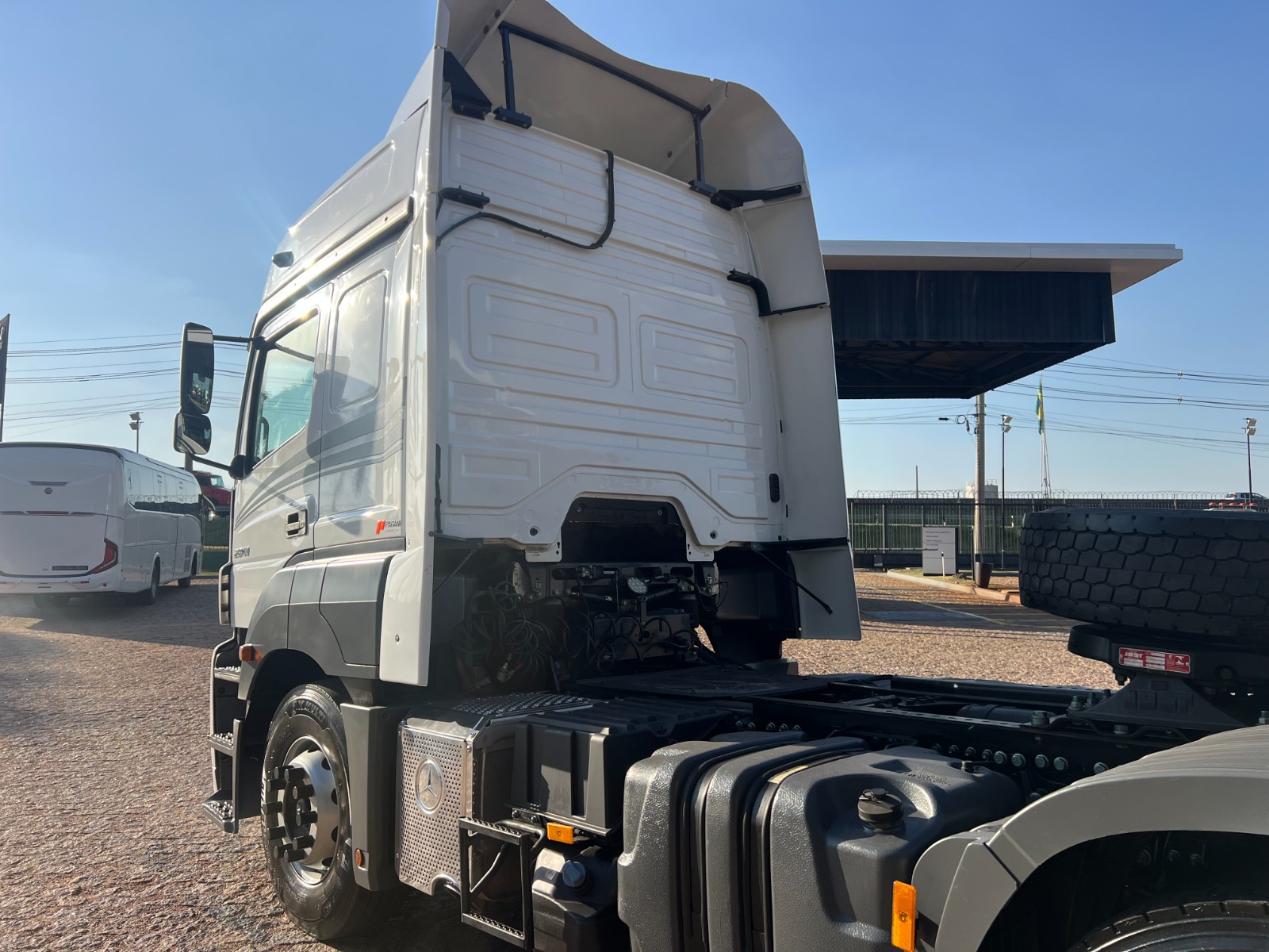 WhatsApp Image 2026-04-19 at 15.18.21 (1)