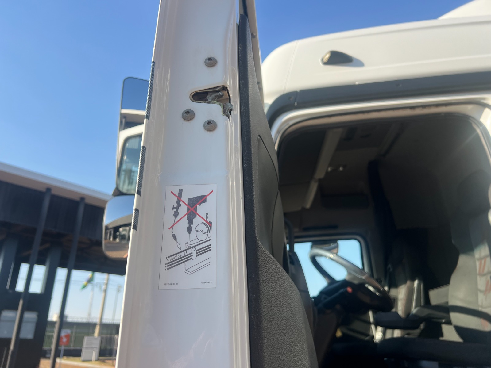 WhatsApp Image 2026-04-19 at 15.18.25 (1)