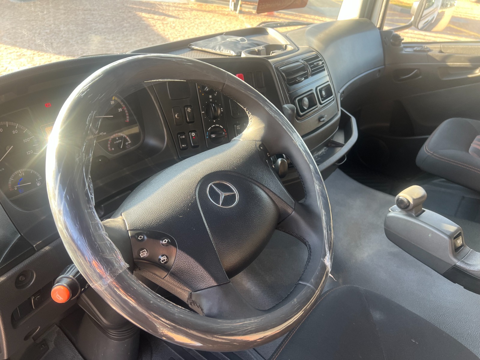 WhatsApp Image 2026-04-19 at 15.18.27